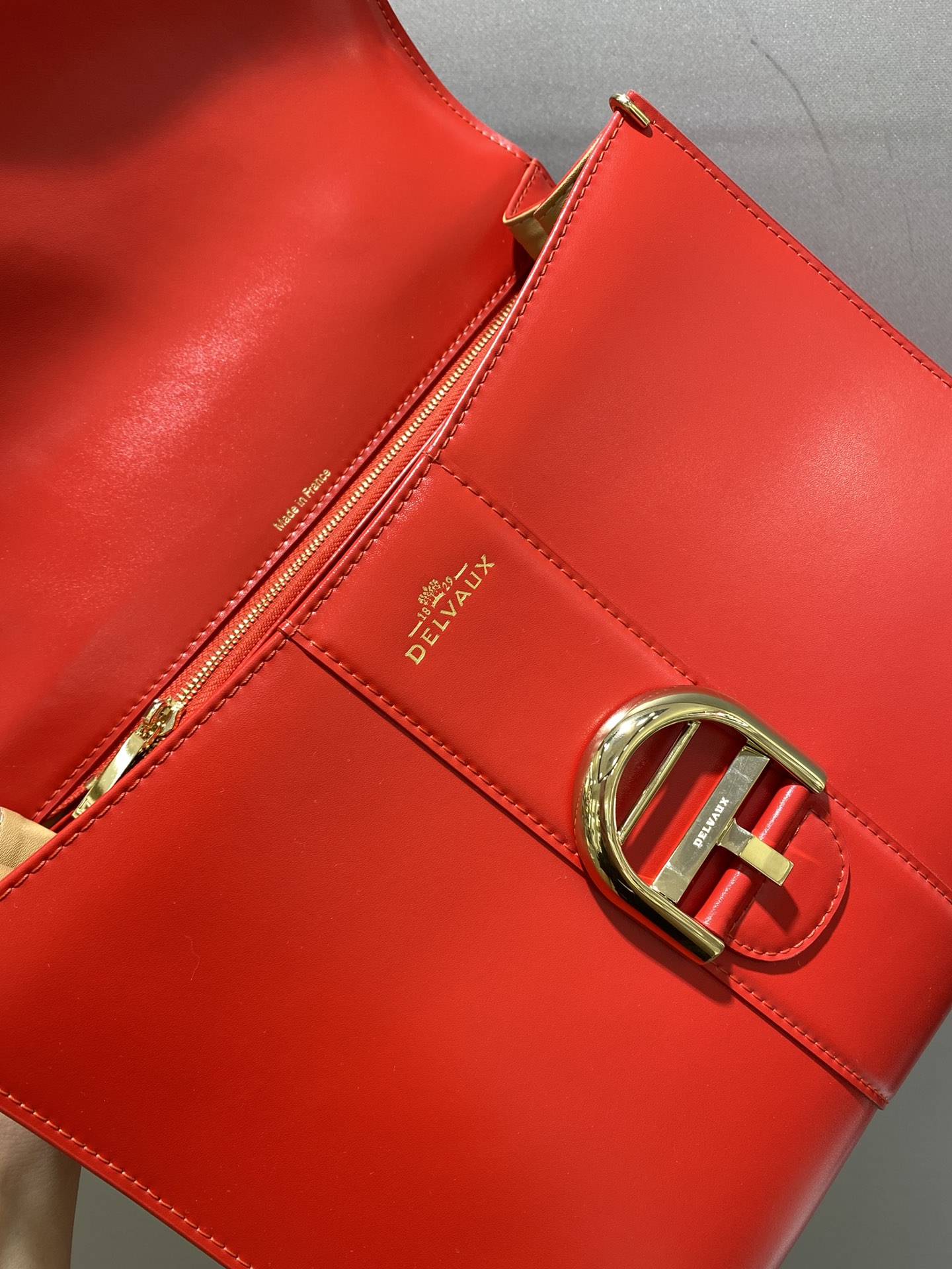 델보 브리앙 박스백 미듐